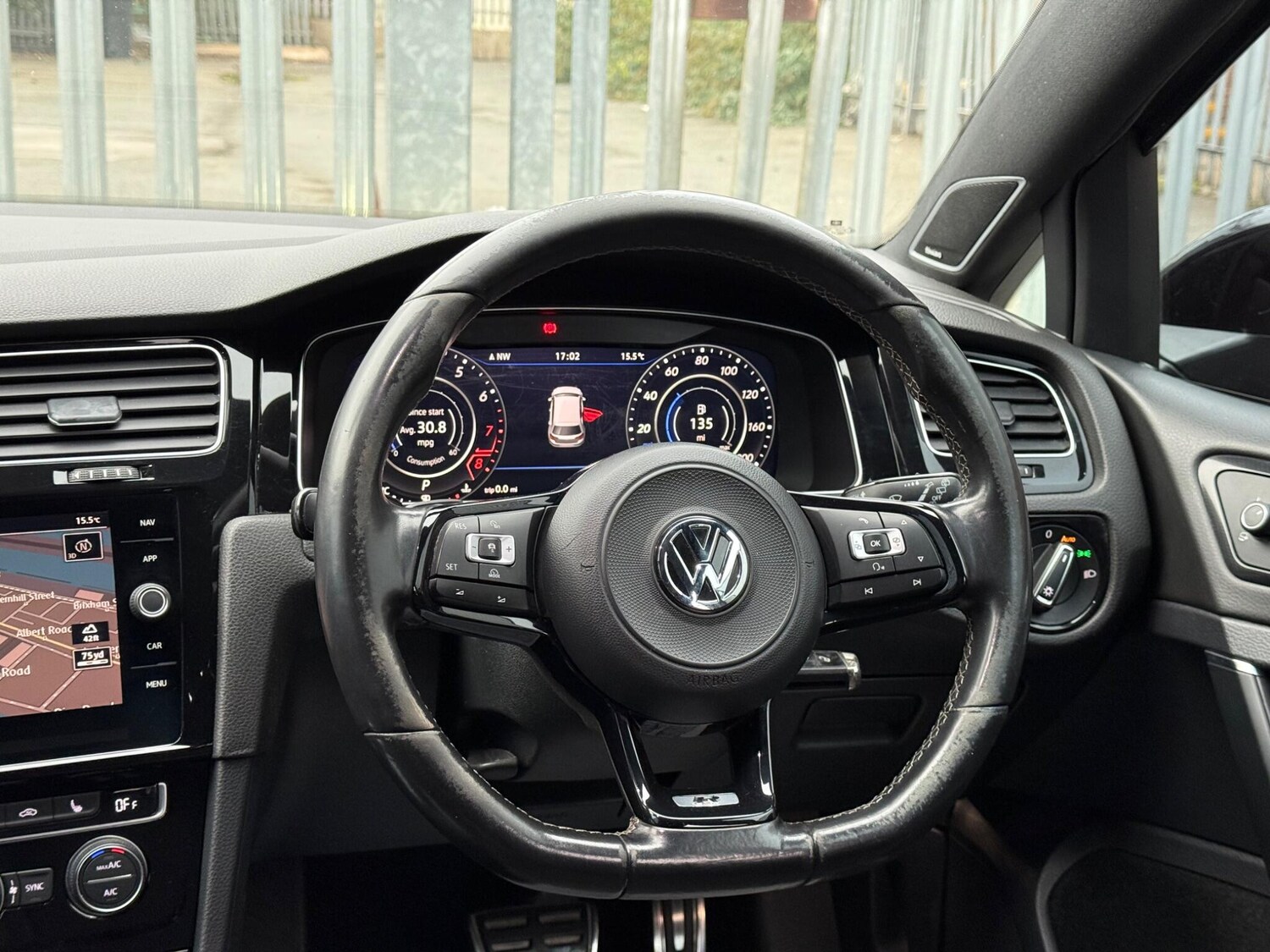 Used Volkswagen Golf 2017 for sale - 77966507: Photo 17