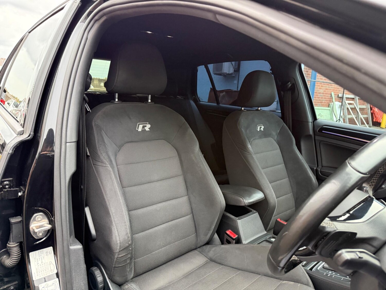 Used Volkswagen Golf 2017 for sale - 77966507: Photo 18