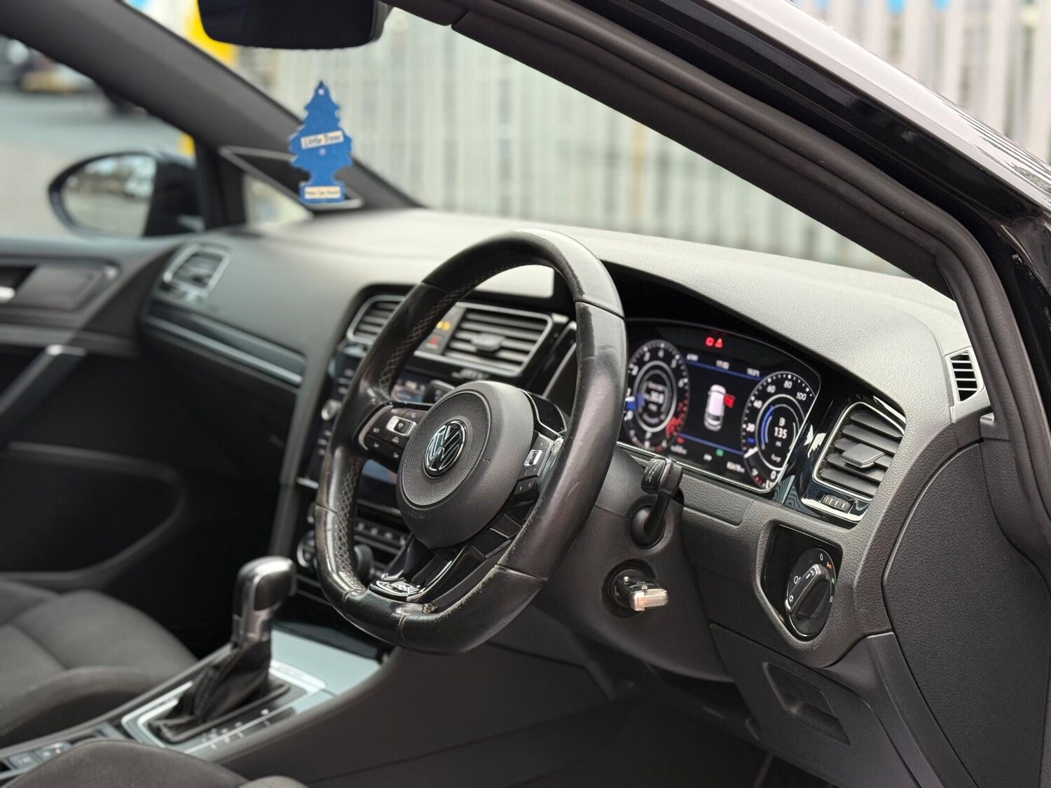 Used Volkswagen Golf 2017 for sale - 77966507: Photo 20