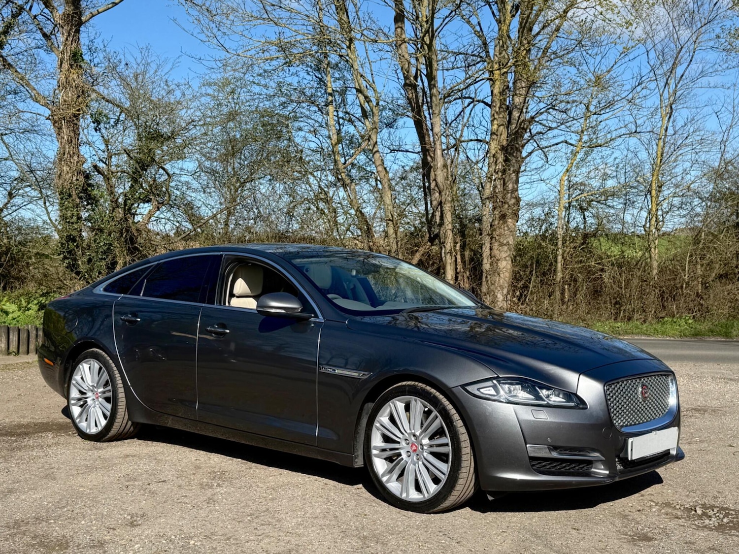 Used Jaguar XJ 2016 for sale - 78043770: Photo 4