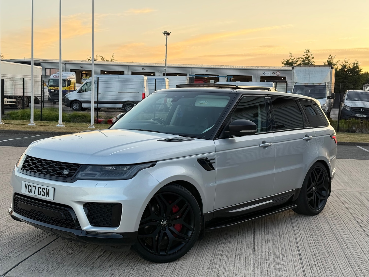 Used Land Rover Range Rover Sport 2017 for sale - 77879249: Photo 2