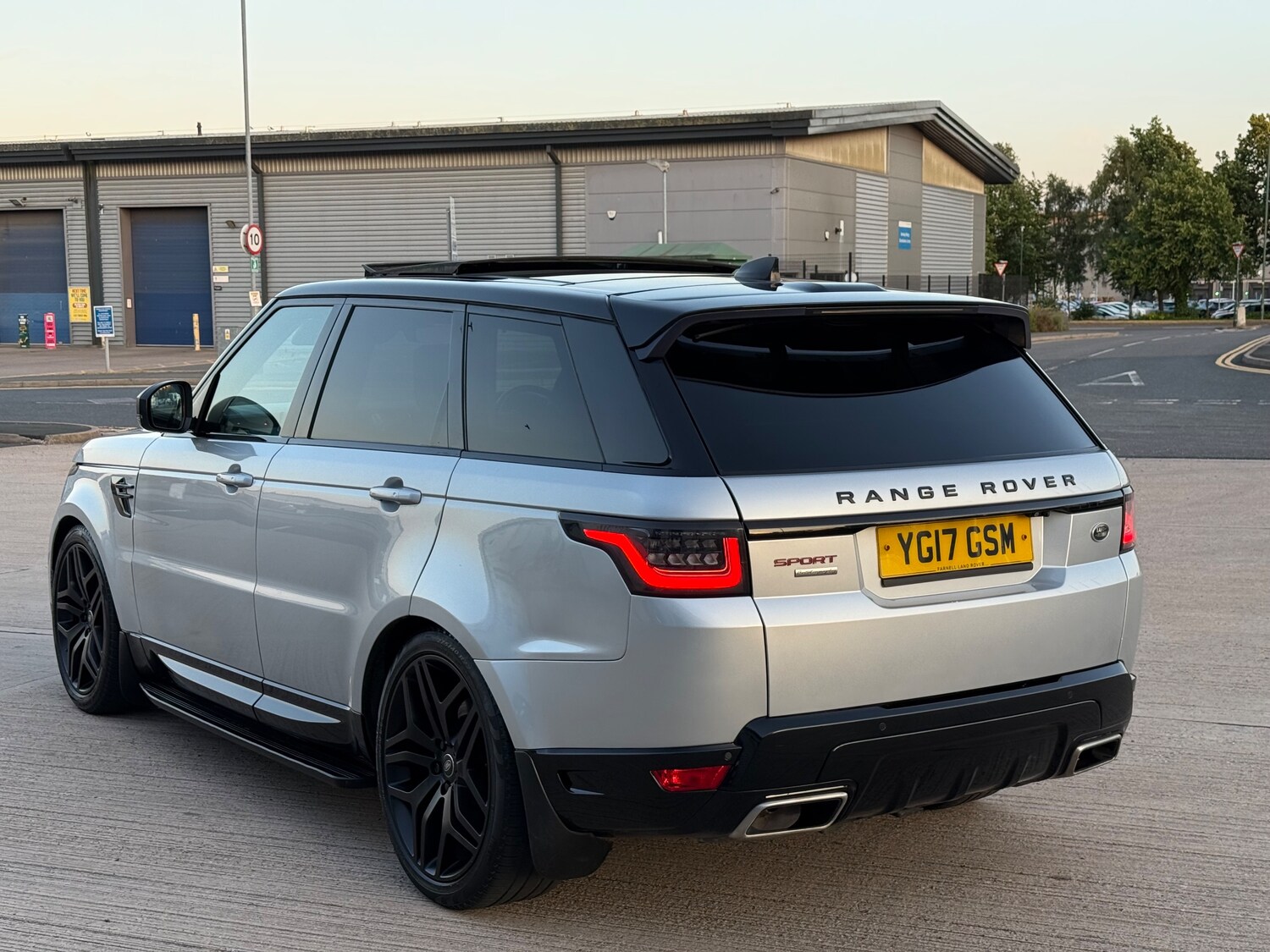 Used Land Rover Range Rover Sport 2017 for sale - 77879249: Photo 3