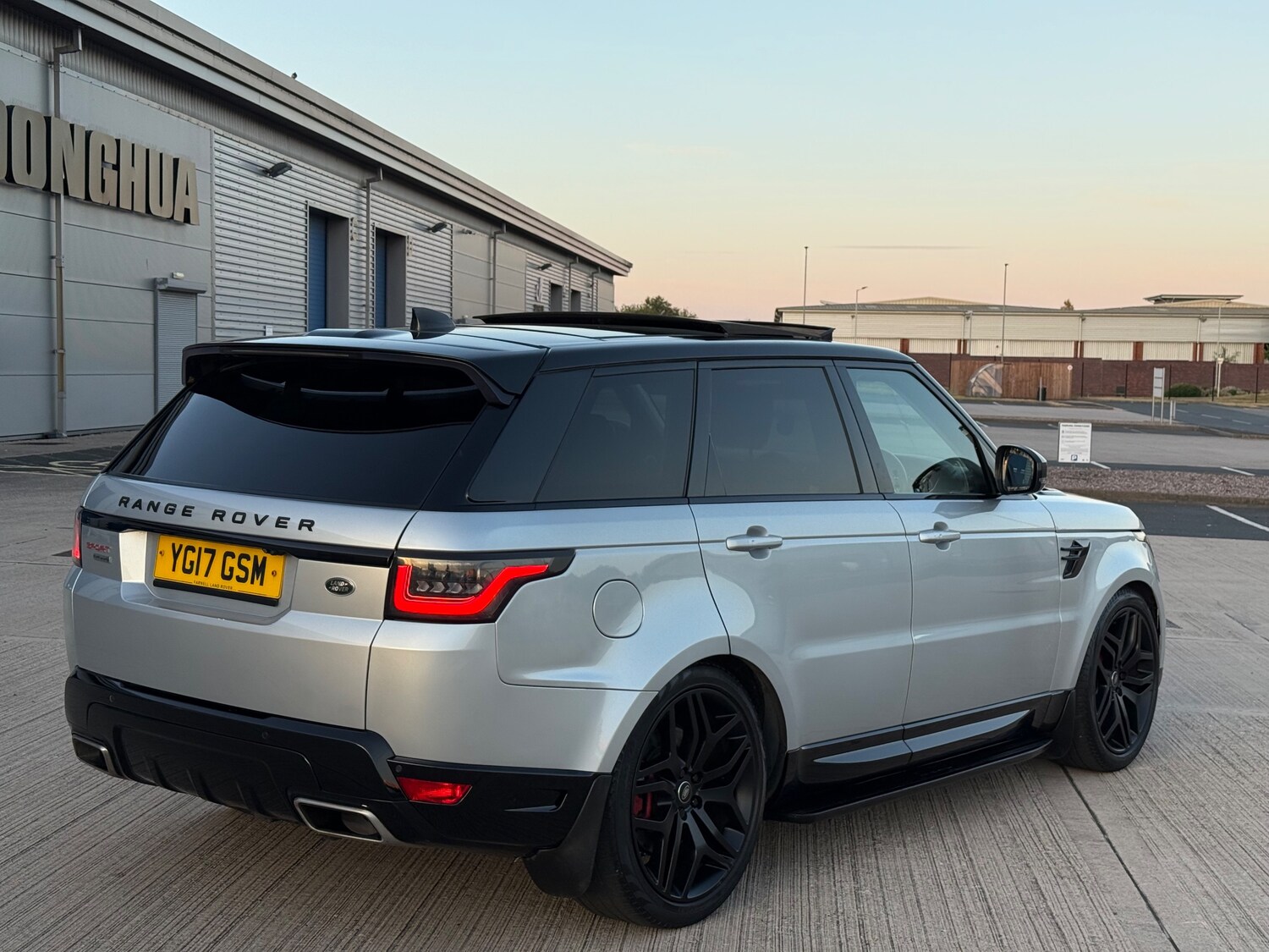 Used Land Rover Range Rover Sport 2017 for sale - 77879249: Photo 4