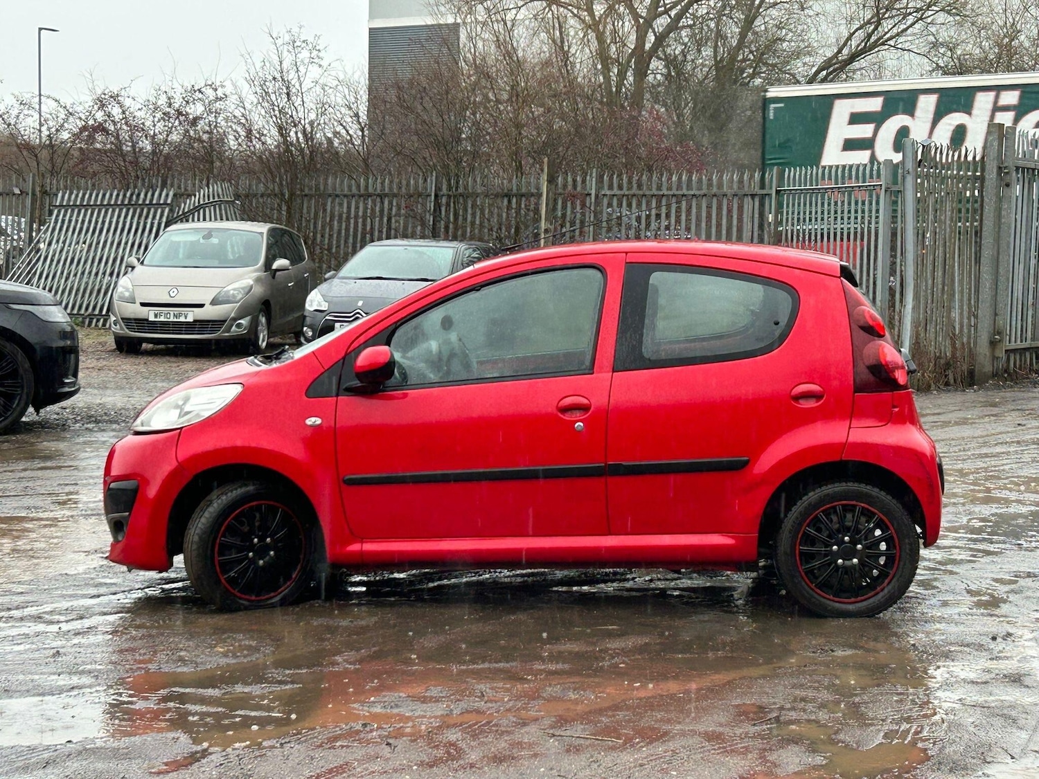 Used Peugeot 107 2013 for sale - 77966453: Photo 4