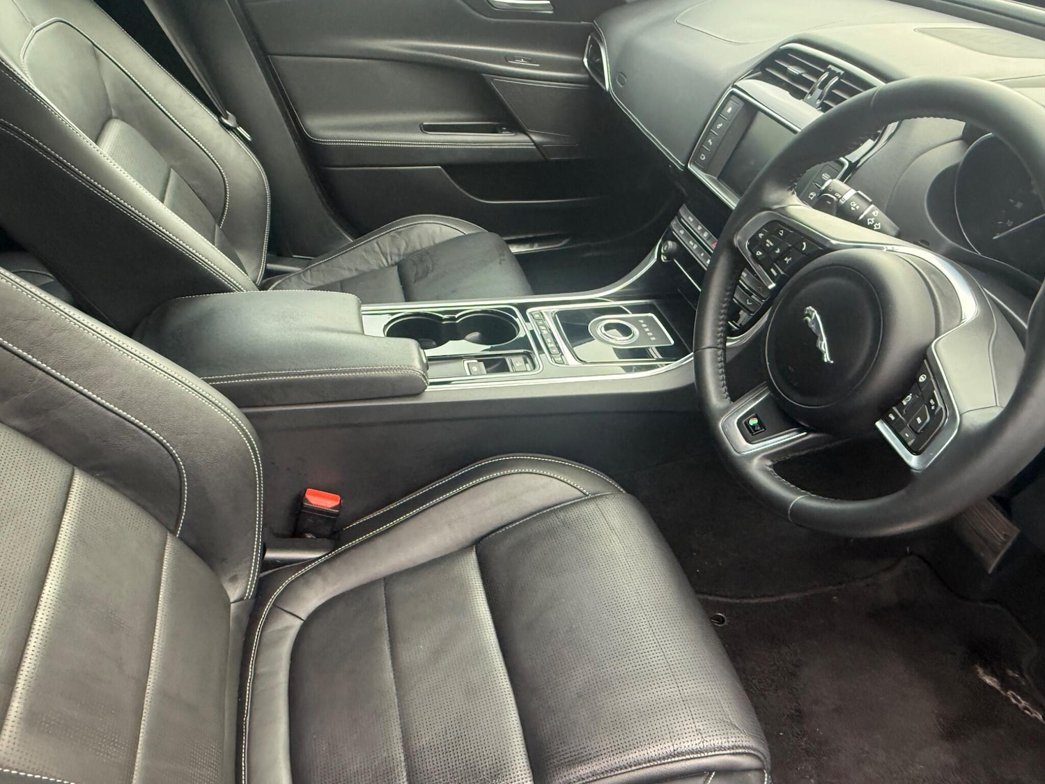 Used Jaguar XE 2017 for sale - 78043782: Photo 21