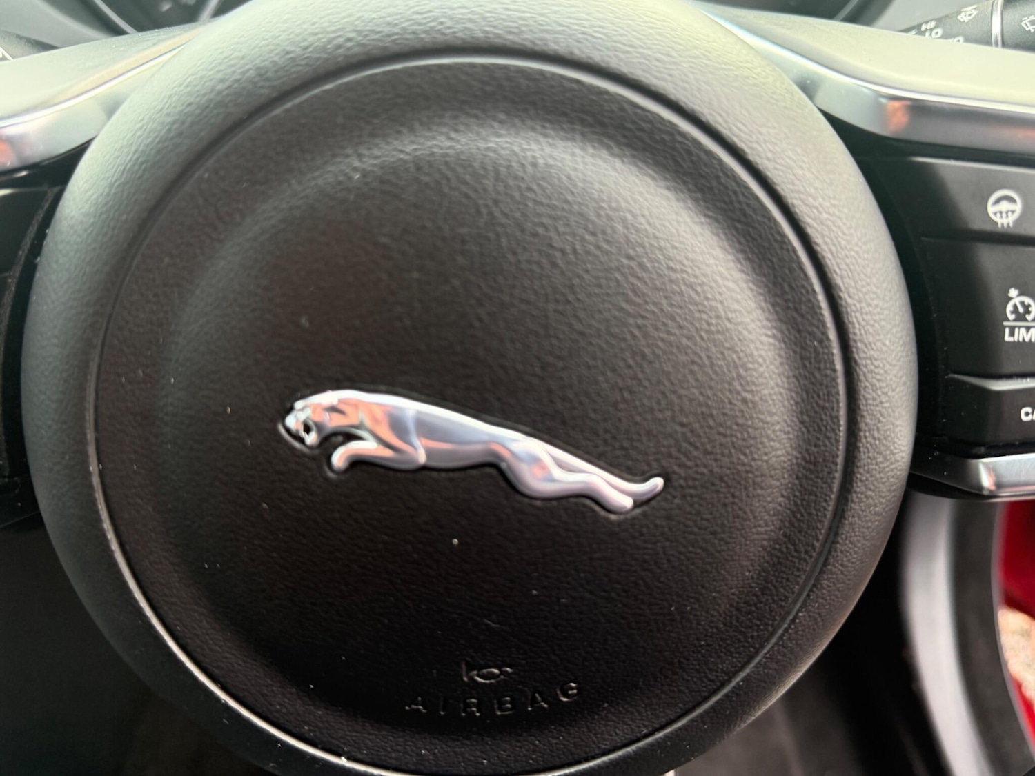 Used Jaguar XE 2017 for sale - 78043782: Photo 25