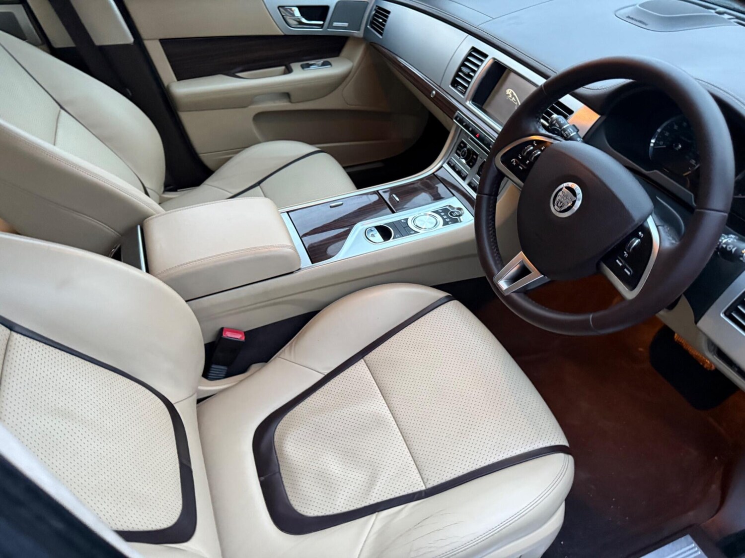 Used Jaguar XF 2012 for sale - 78043775: Photo 25