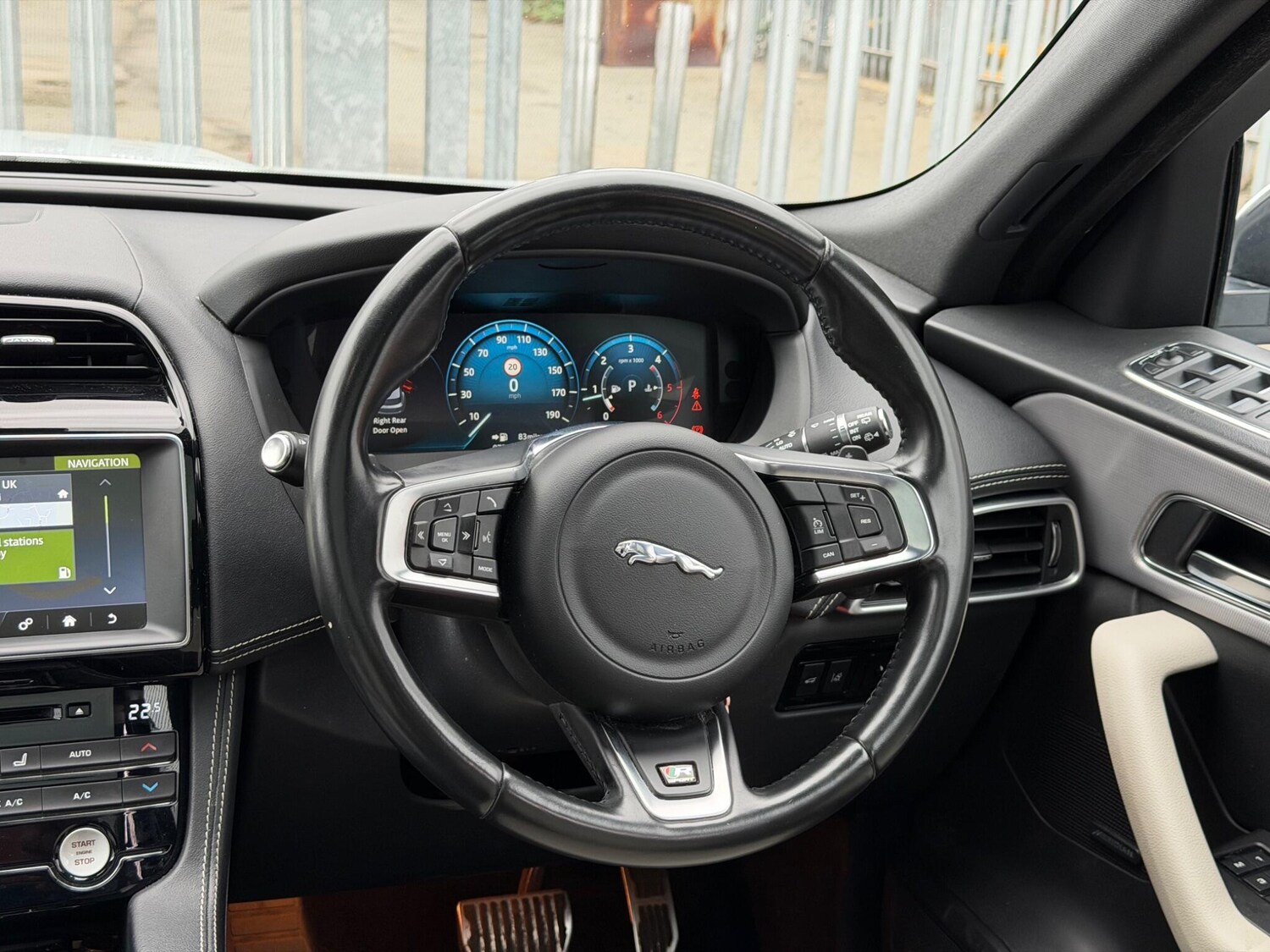 Used Jaguar F-Pace 2017 for sale - 78124931: Photo 15