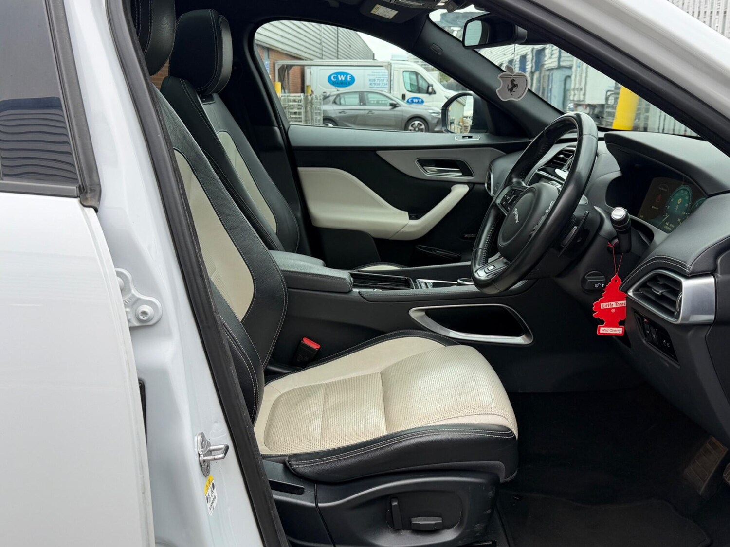 Used Jaguar F-Pace 2017 for sale - 78124931: Photo 19