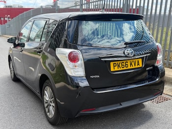 Used Toyota Verso 2016 for sale - 79073285: Photo