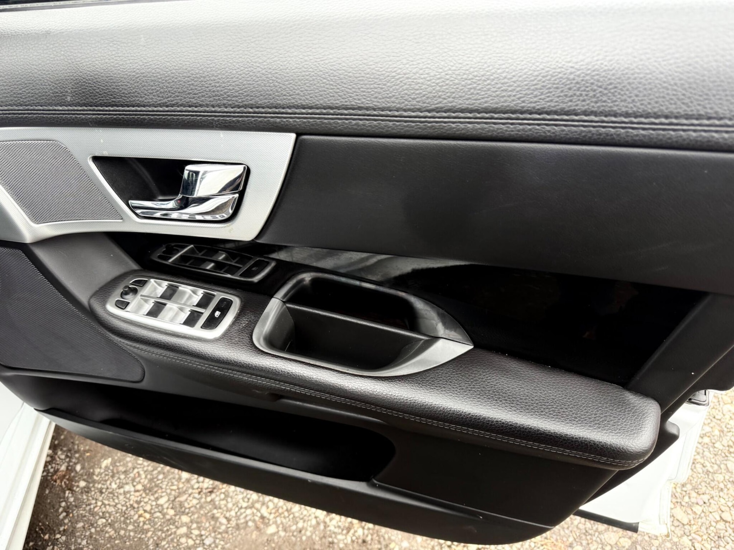 Used Jaguar XF 2014 for sale - 78043781: Photo 25