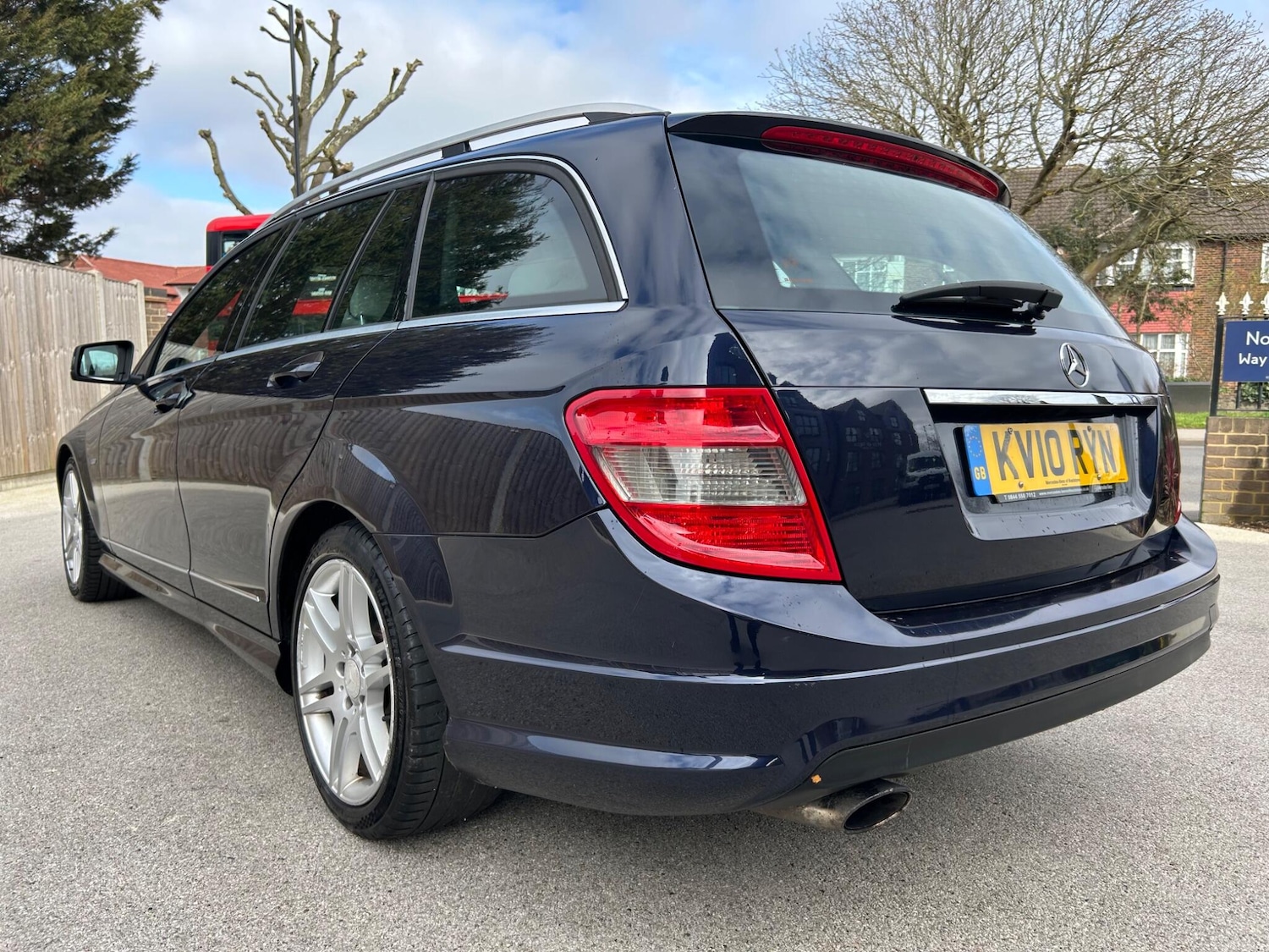 Used Mercedes-Benz C Class 2010 for sale - 78002100: Photo 3