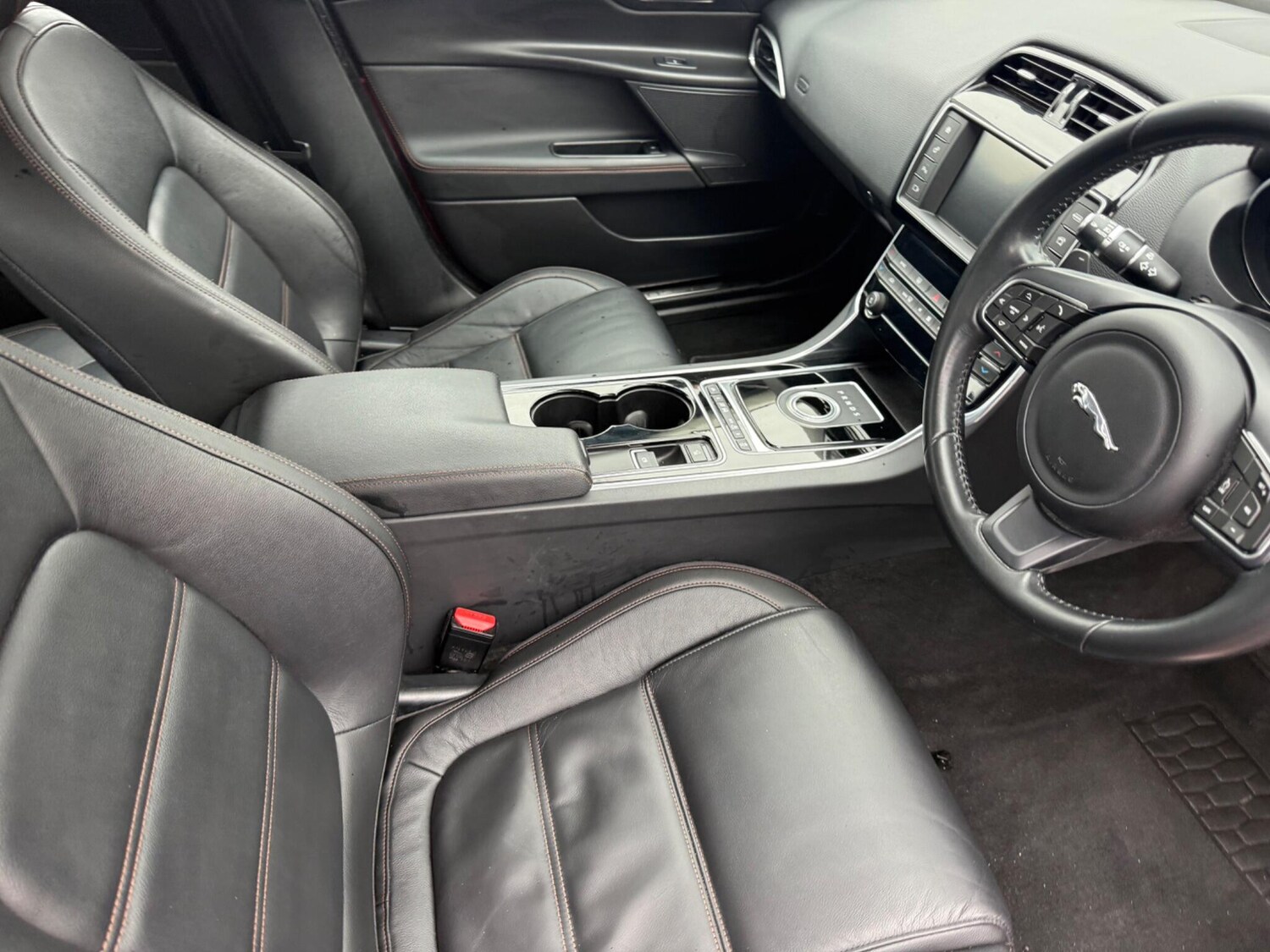 Used Jaguar XE 2015 for sale - 78043772: Photo 25