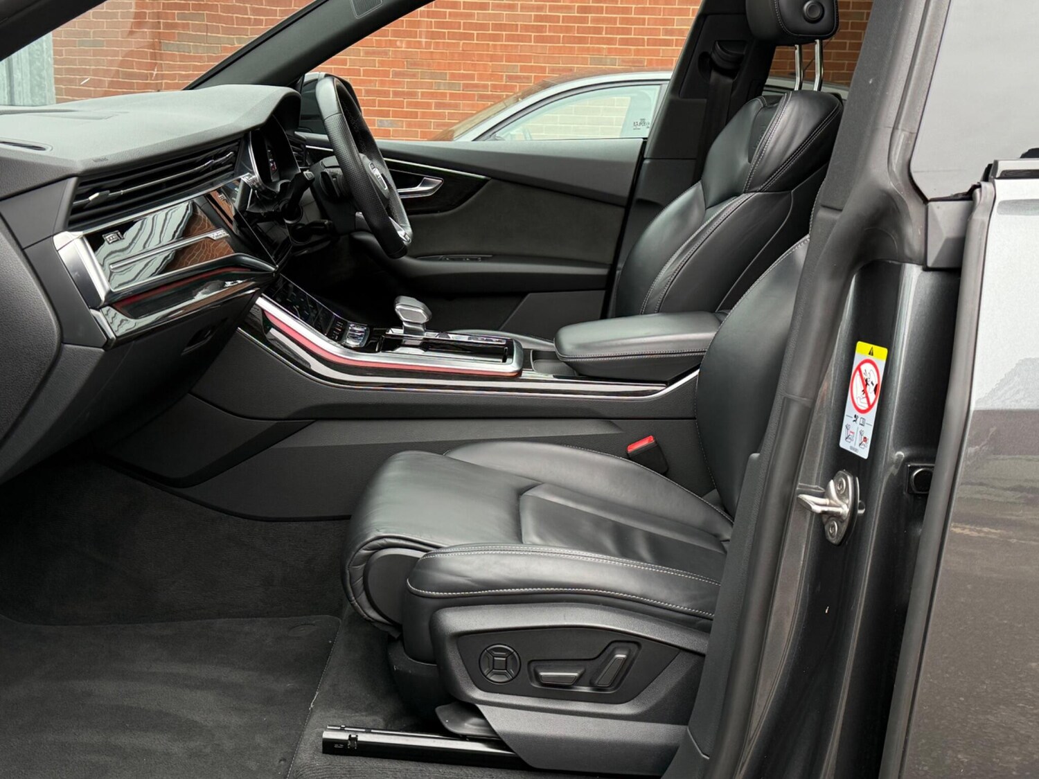 Used Audi Q8 for sale - 77966524: Photo 25