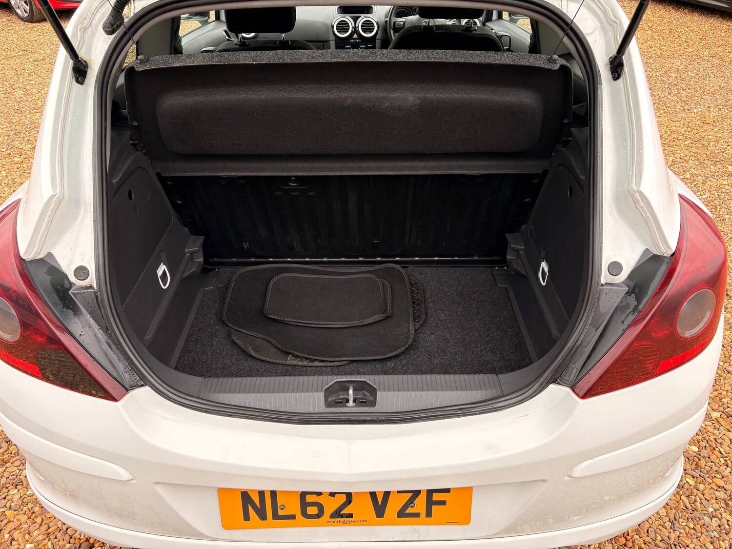 Used Vauxhall Corsa 2012 for sale - 78009327: Photo 8