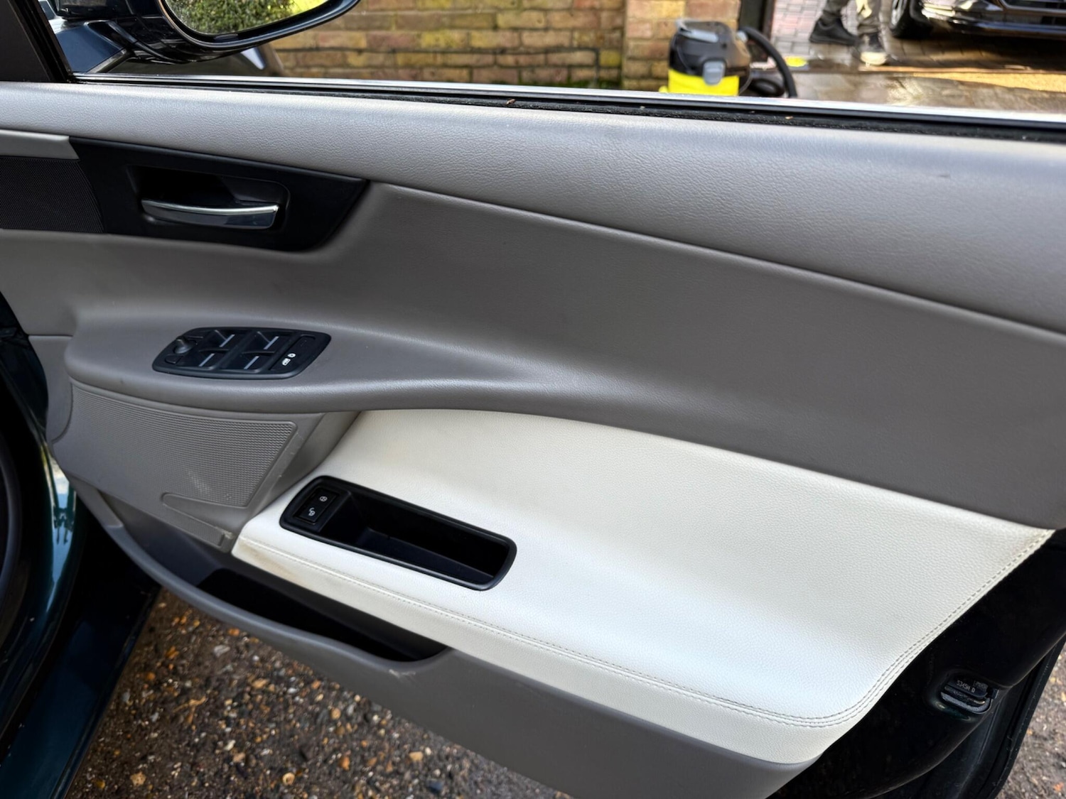 Used Jaguar XE 2015 for sale - 78043777: Photo 19