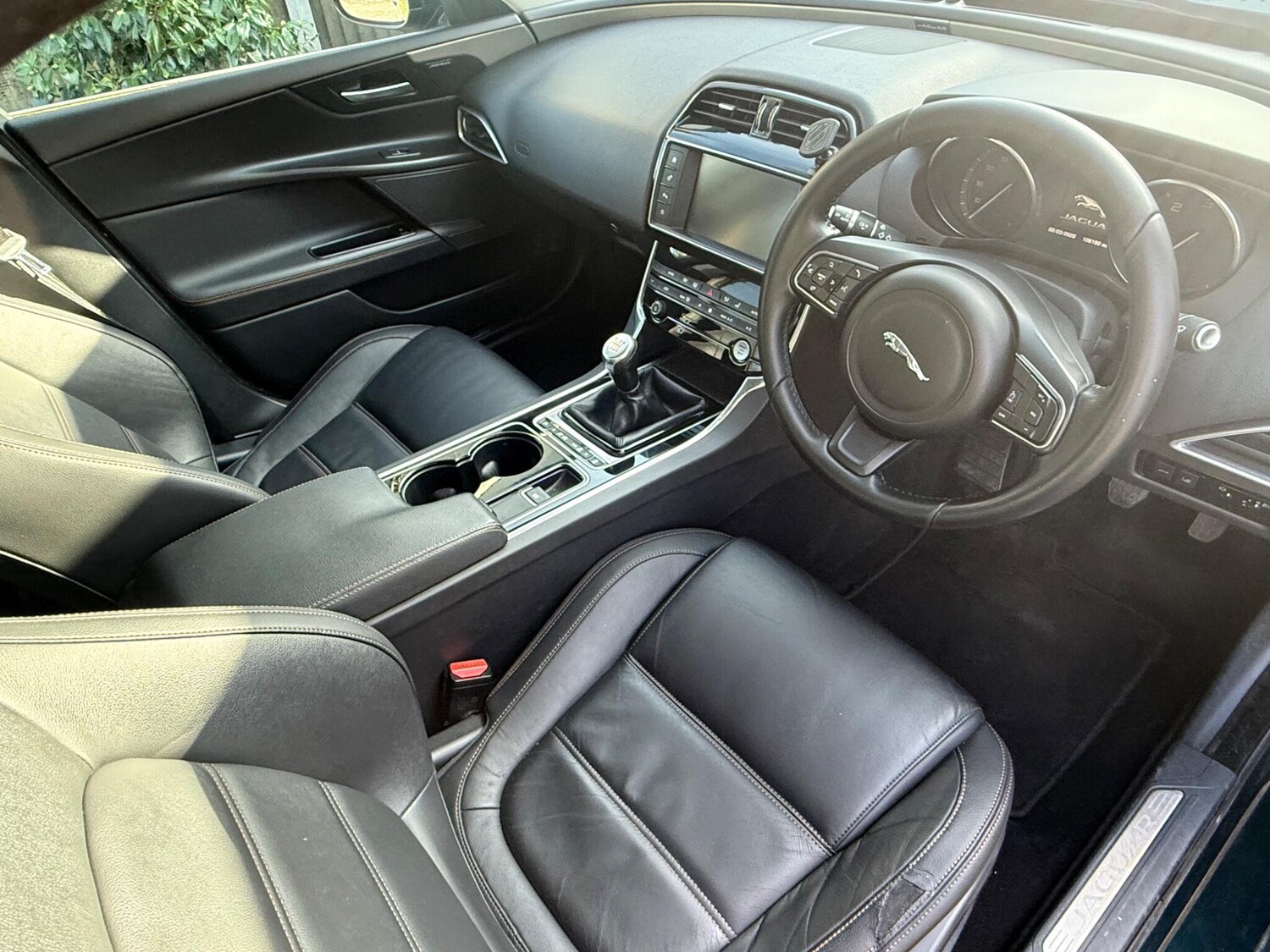 Used Jaguar XE 2015 for sale - 78043786: Photo 21