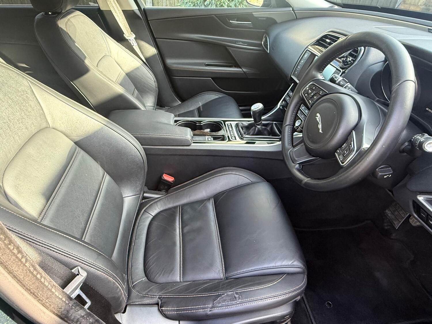 Used Jaguar XE 2015 for sale - 78043786: Photo 23