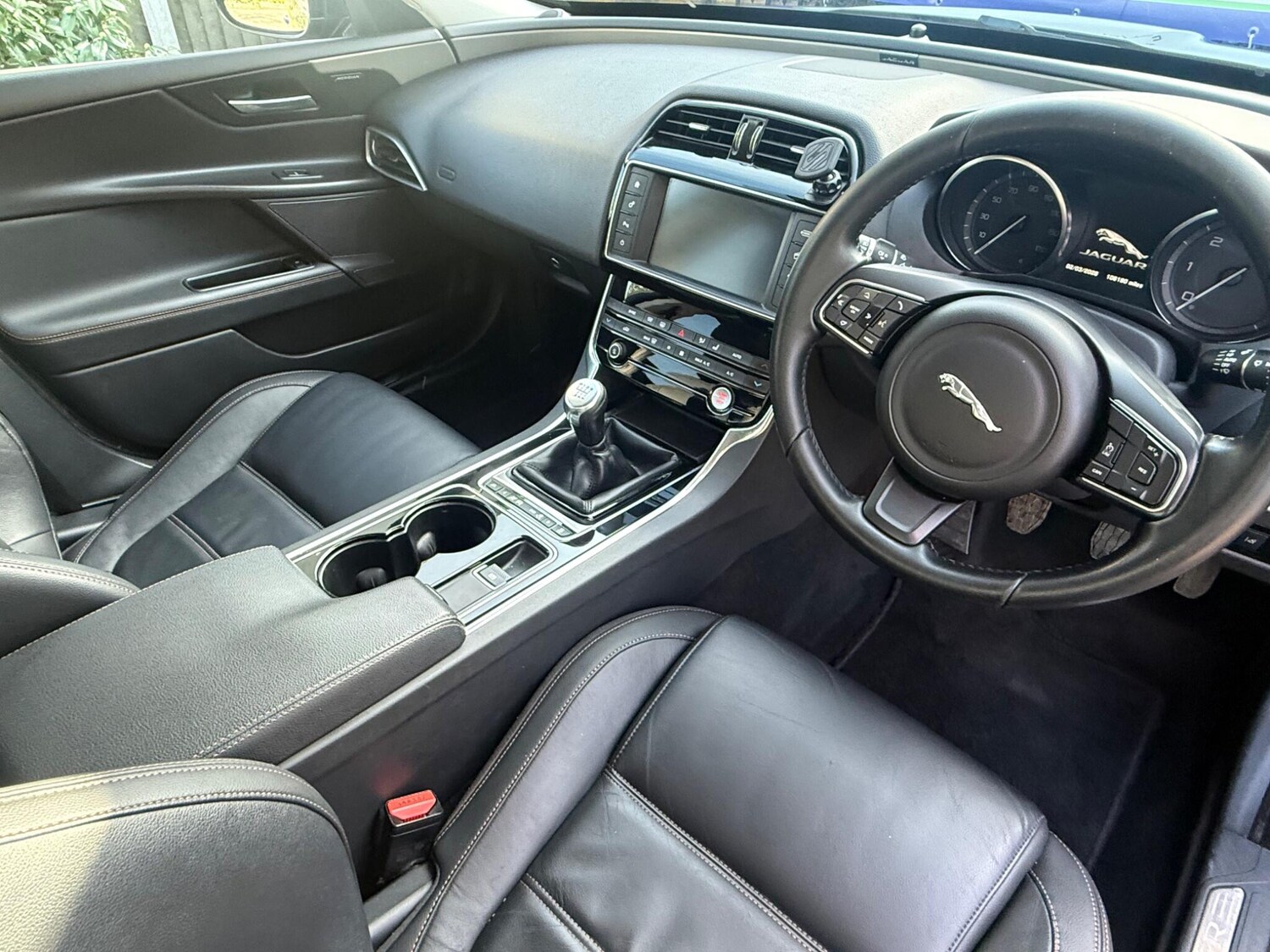 Used Jaguar XE 2015 for sale - 78043786: Photo 25