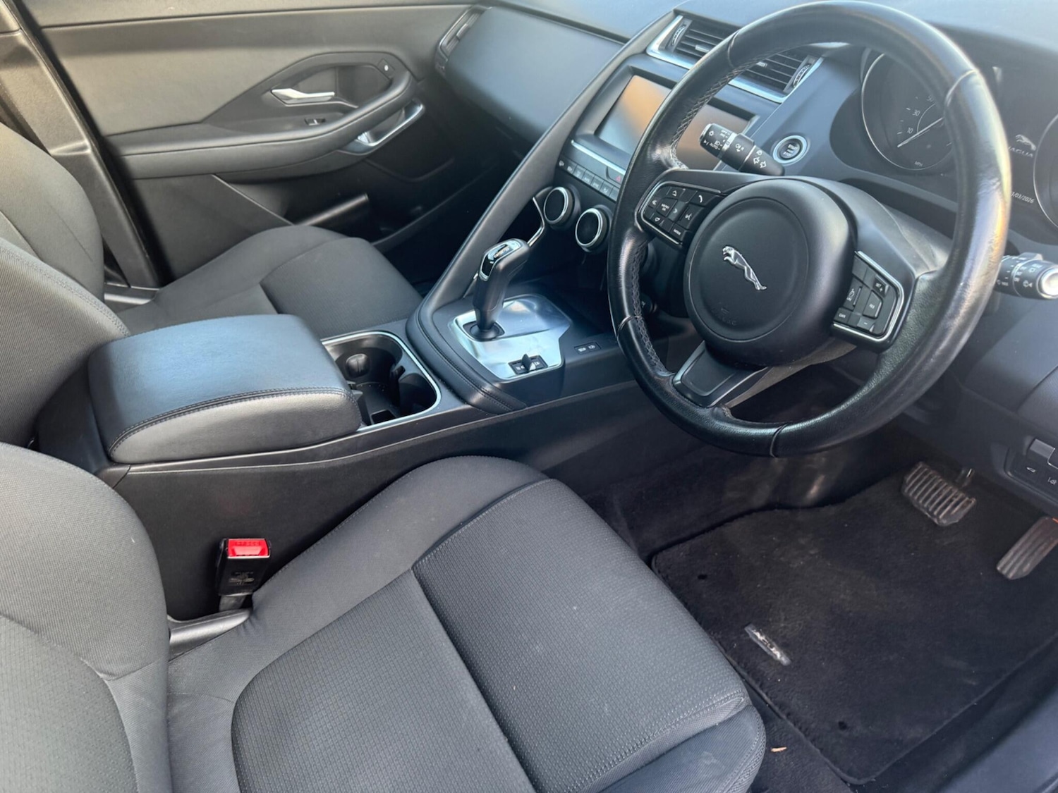 Used Jaguar E-Pace 2018 for sale - 78043785: Photo 3