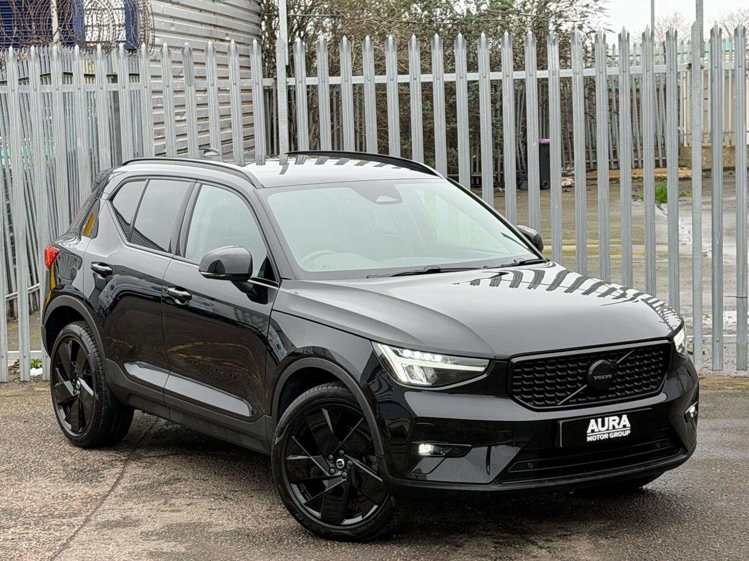 Used Volvo XC40 2025 for sale - 77966364: Photo 2