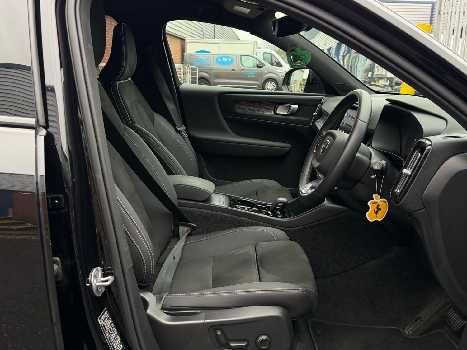 Used Volvo XC40 2025 for sale - 77966364: Photo 20