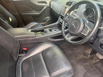 Used Jaguar F-Pace 2017 for sale - 79216945: Photo