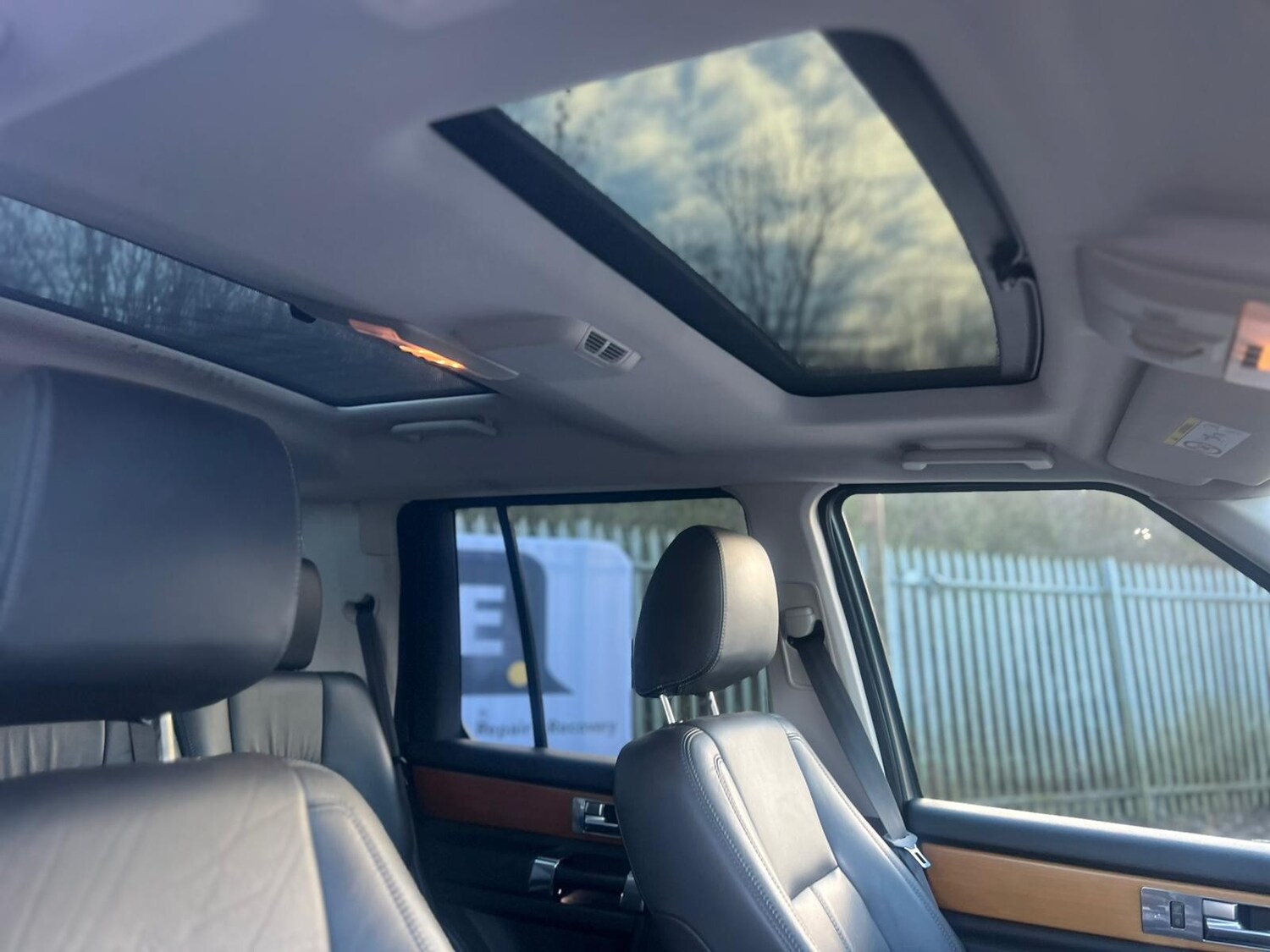 Used Land Rover Discovery 2015 for sale - 77966455: Photo 11