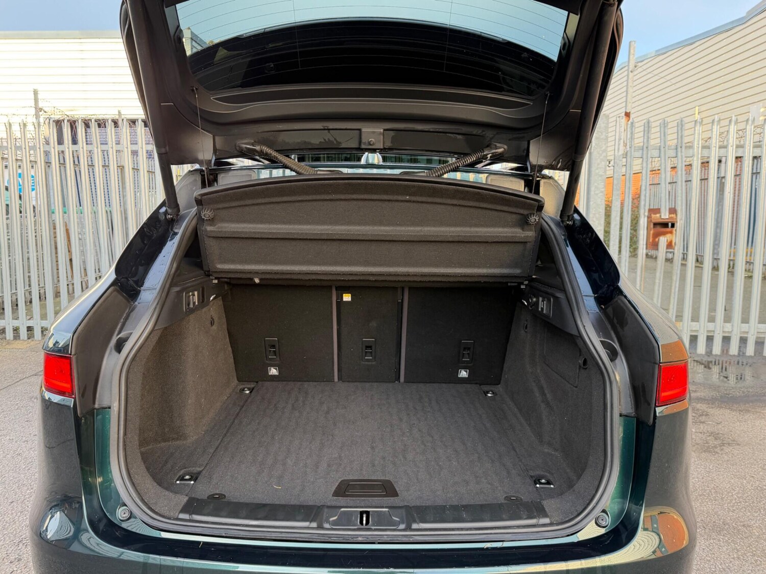 Used Jaguar F-Pace 2018 for sale - 77966368: Photo 15