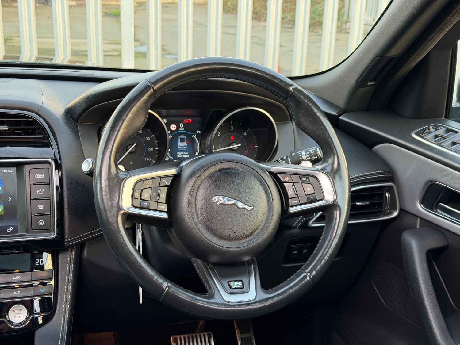 Used Jaguar F-Pace 2018 for sale - 77966368: Photo 21