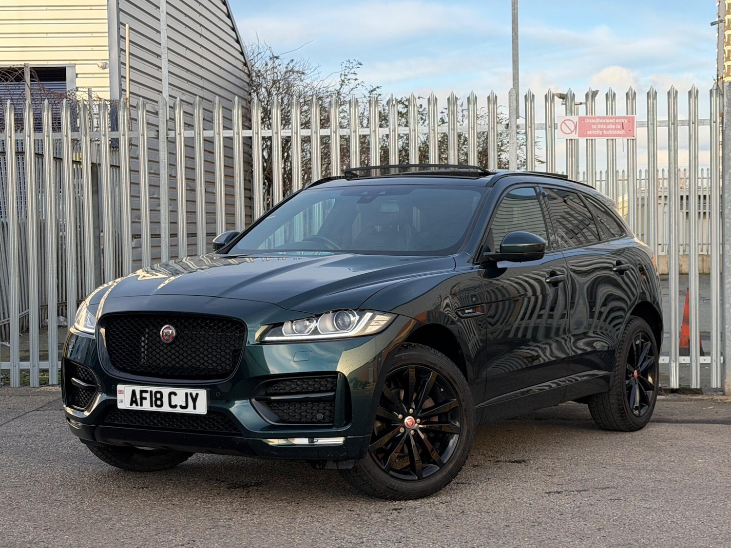 Used Jaguar F-Pace 2018 for sale - 77966368: Photo 3