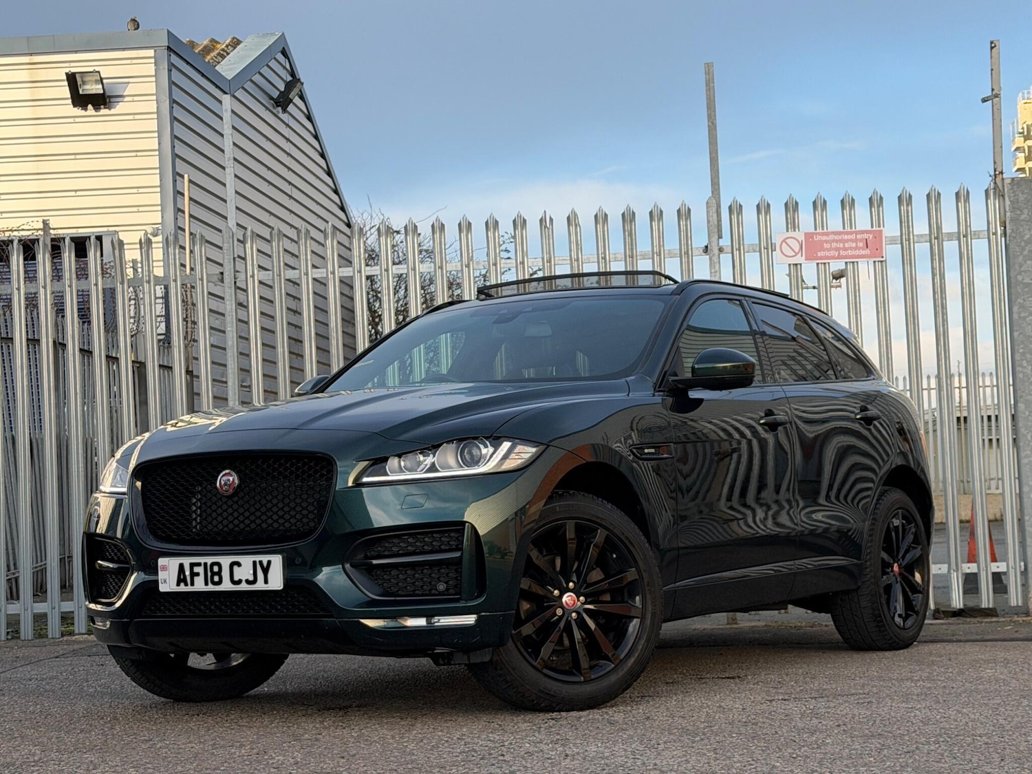 Used Jaguar F-Pace 2018 for sale - 77966368: Photo 4