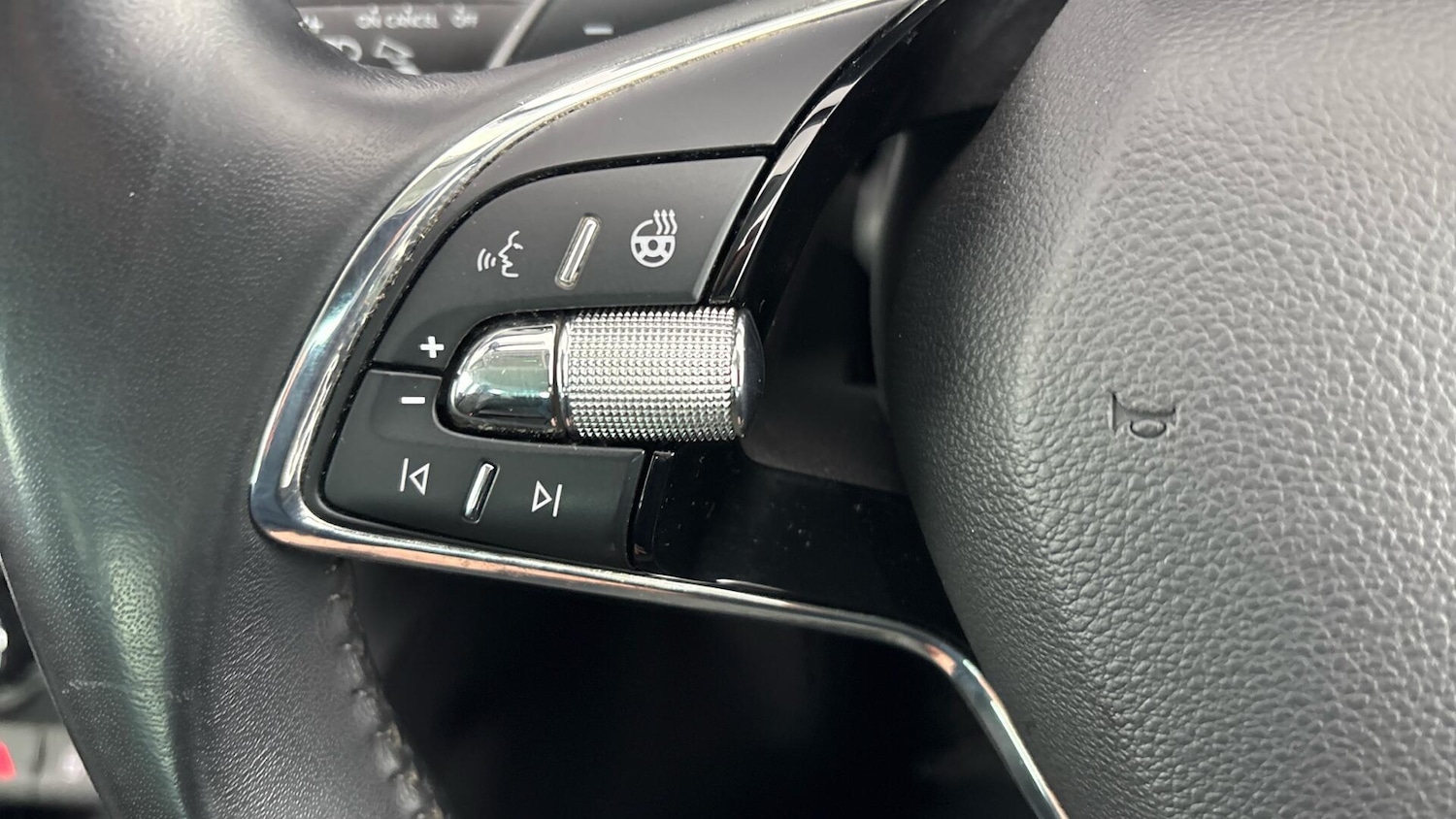 Used Skoda Karoq 2023 for sale - 77931831: Photo 21