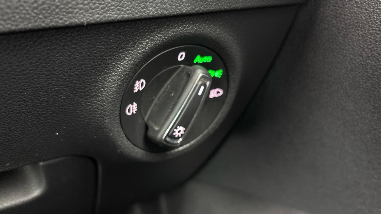 Used Skoda Karoq 2023 for sale - 77931831: Photo 24