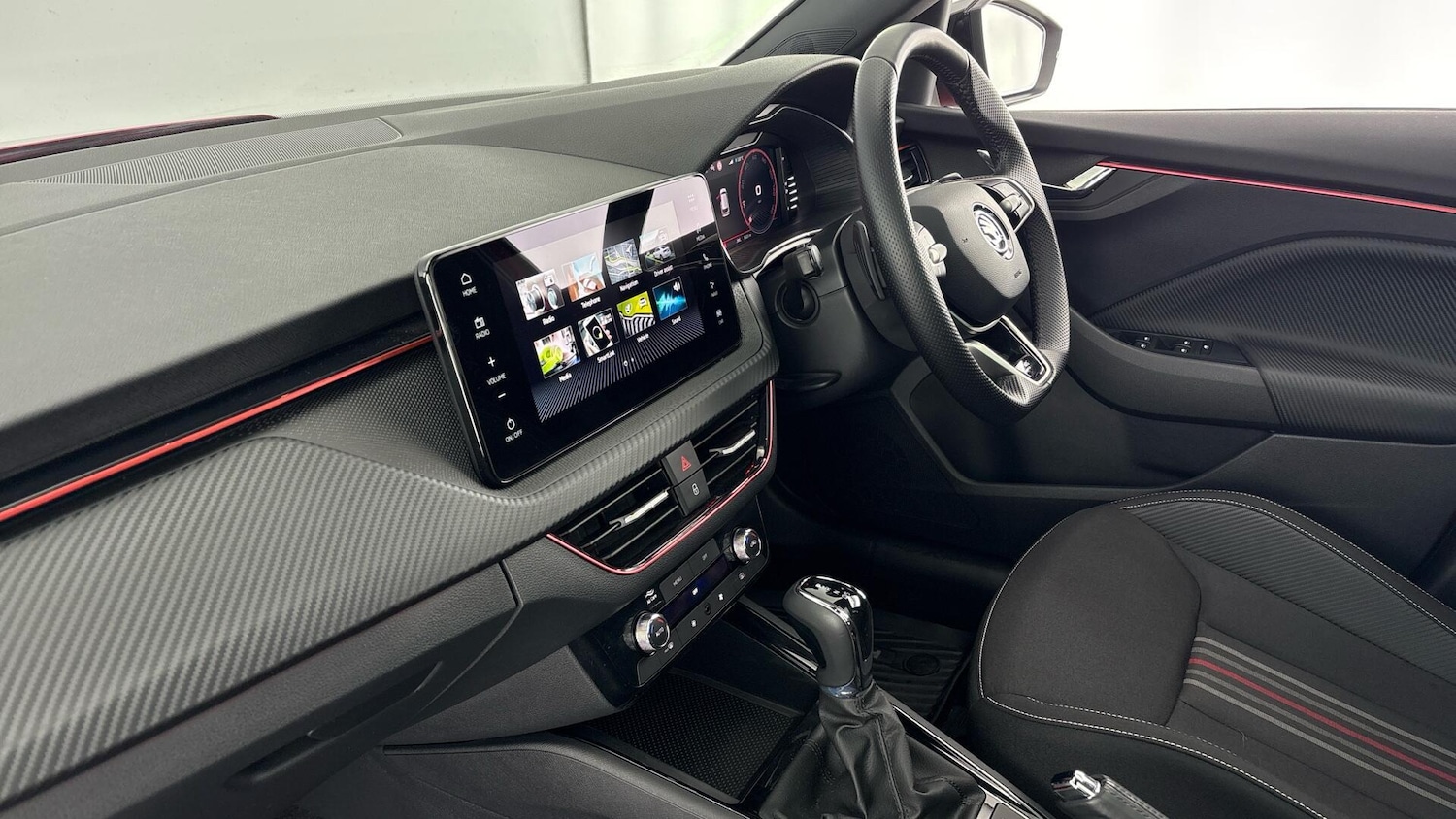 Used Skoda Kamiq 2024 for sale - 77602303: Photo 2