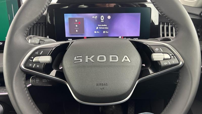 Used Skoda Superb 2025 for sale - 76918352: Photo 13