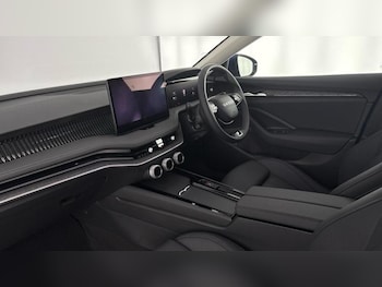 Used Skoda Superb 2025 for sale - 76918352: Photo