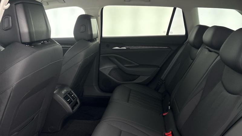 Used Skoda Superb 2025 for sale - 76918352: Photo 35