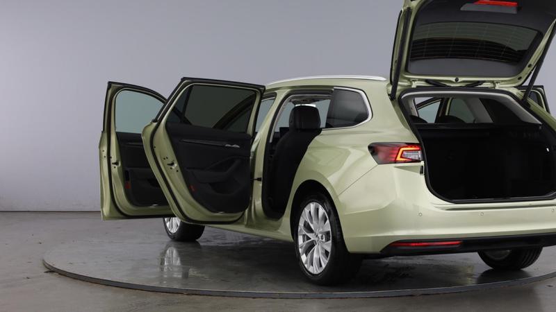 Used Skoda Superb 2025 for sale - 76664825: Photo 11