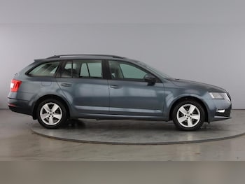Used Skoda Octavia 2018 for sale - 76931200: Photo