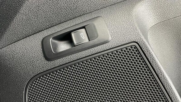 Used Skoda Karoq 2025 for sale - 75160251: Photo 27