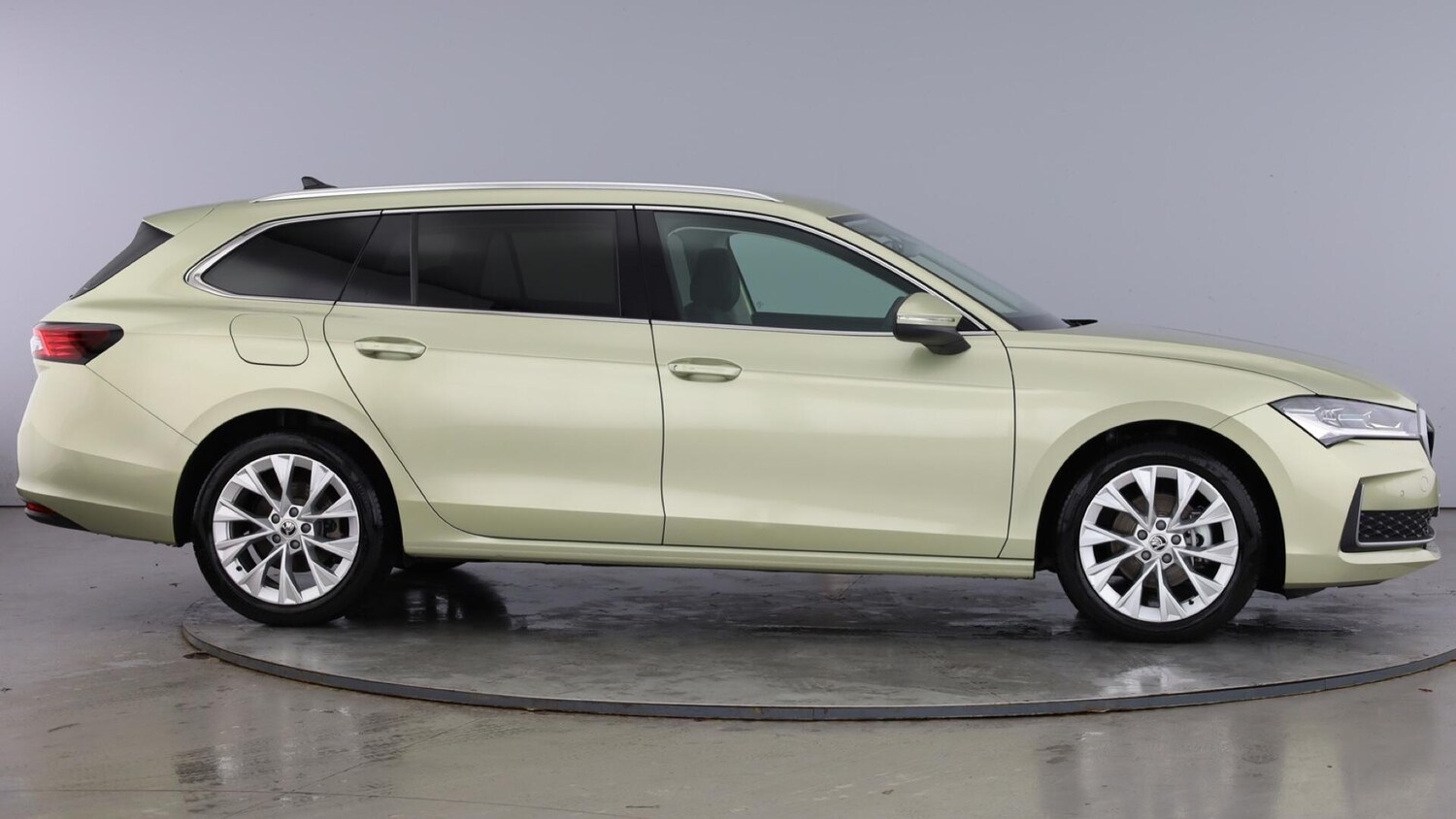 Used Skoda Superb 2025 for sale - 77504954: Photo 4