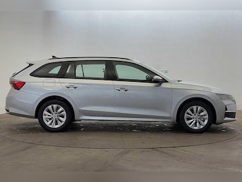 Used Skoda Octavia 2024 for sale - 76467732: Photo