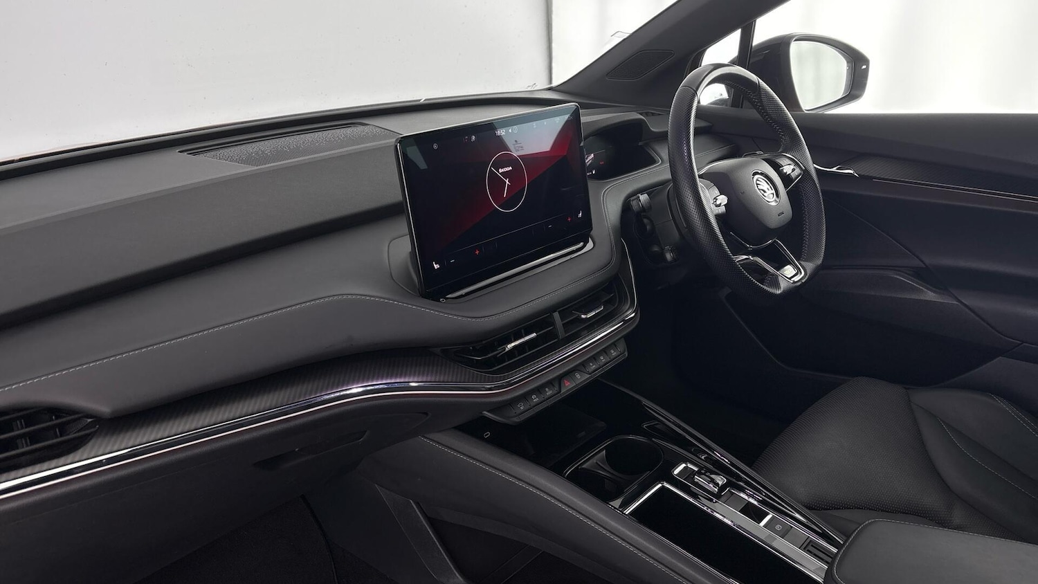 Used Skoda Enyaq 2023 for sale - 77691025: Photo 2