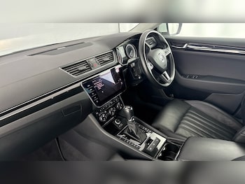 Used Skoda Superb 2018 for sale - 77931825: Photo