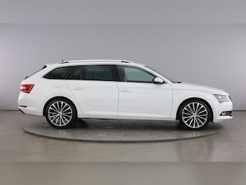 Used Skoda Superb 2018 for sale - 77931825: Photo