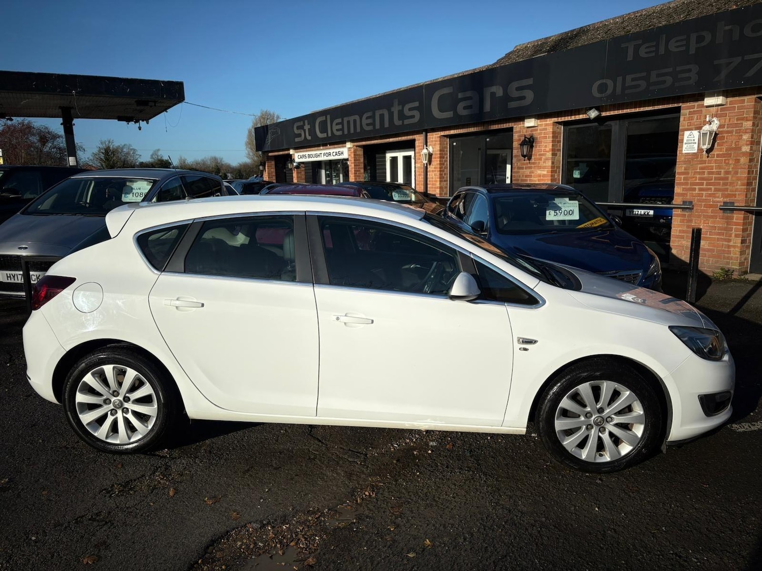 Used Vauxhall Astra 2013 for sale - 76856011: Photo 2