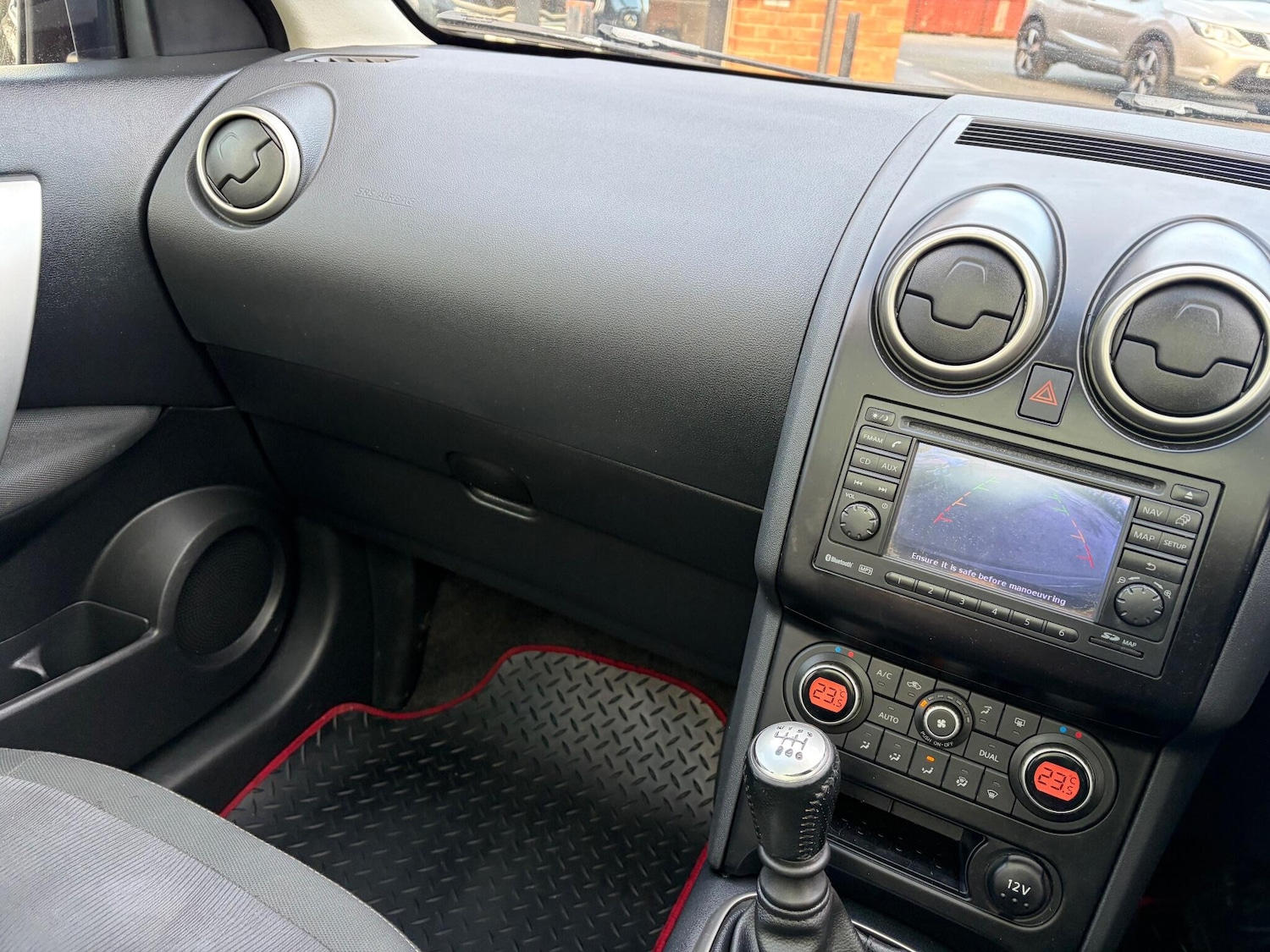 Used Nissan Qashqai 2010 for sale - 76953211: Photo 17