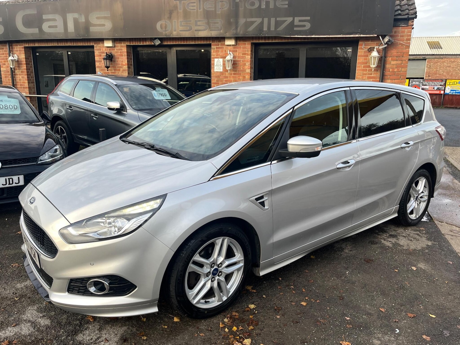 Used Ford S-Max 2017 for sale - 76619946: Photo 2