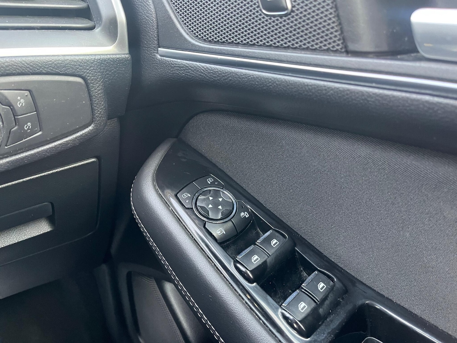 Used Ford S-Max 2017 for sale - 76619946: Photo 23